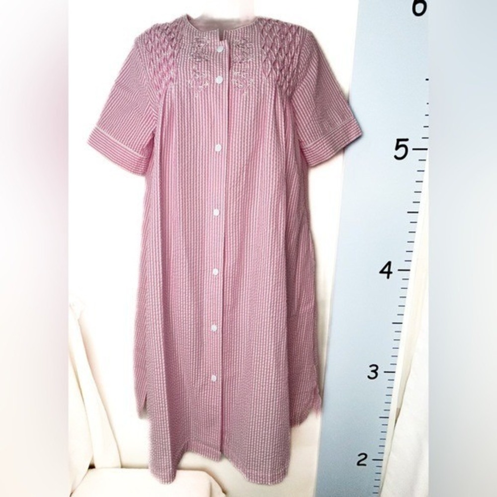 Miss Elaine Pink‎ Stripe Seersucker Nightgown Snap Front Small.
